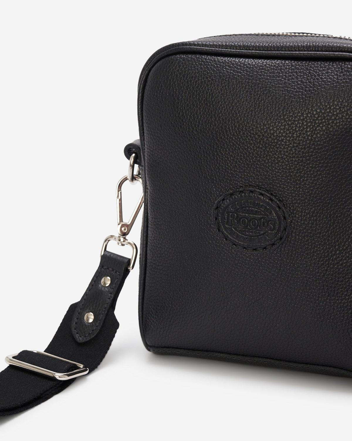 Essential Crossbody Cervino